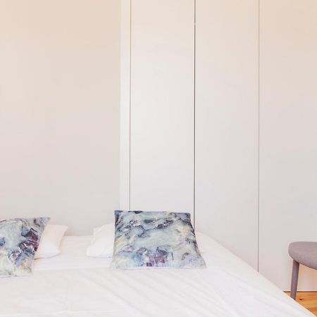 Charming Flat With Balconies Central Chiado District 2 Bedrooms & Ac 19Th Century Building Лиссабон Экстерьер фото